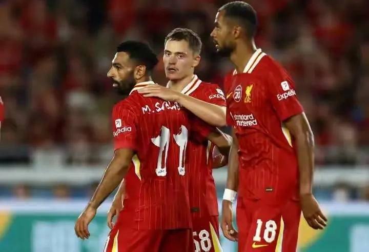 皇马欧冠抽签下下签引球迷意难平，巴萨上签巴黎遇强敌